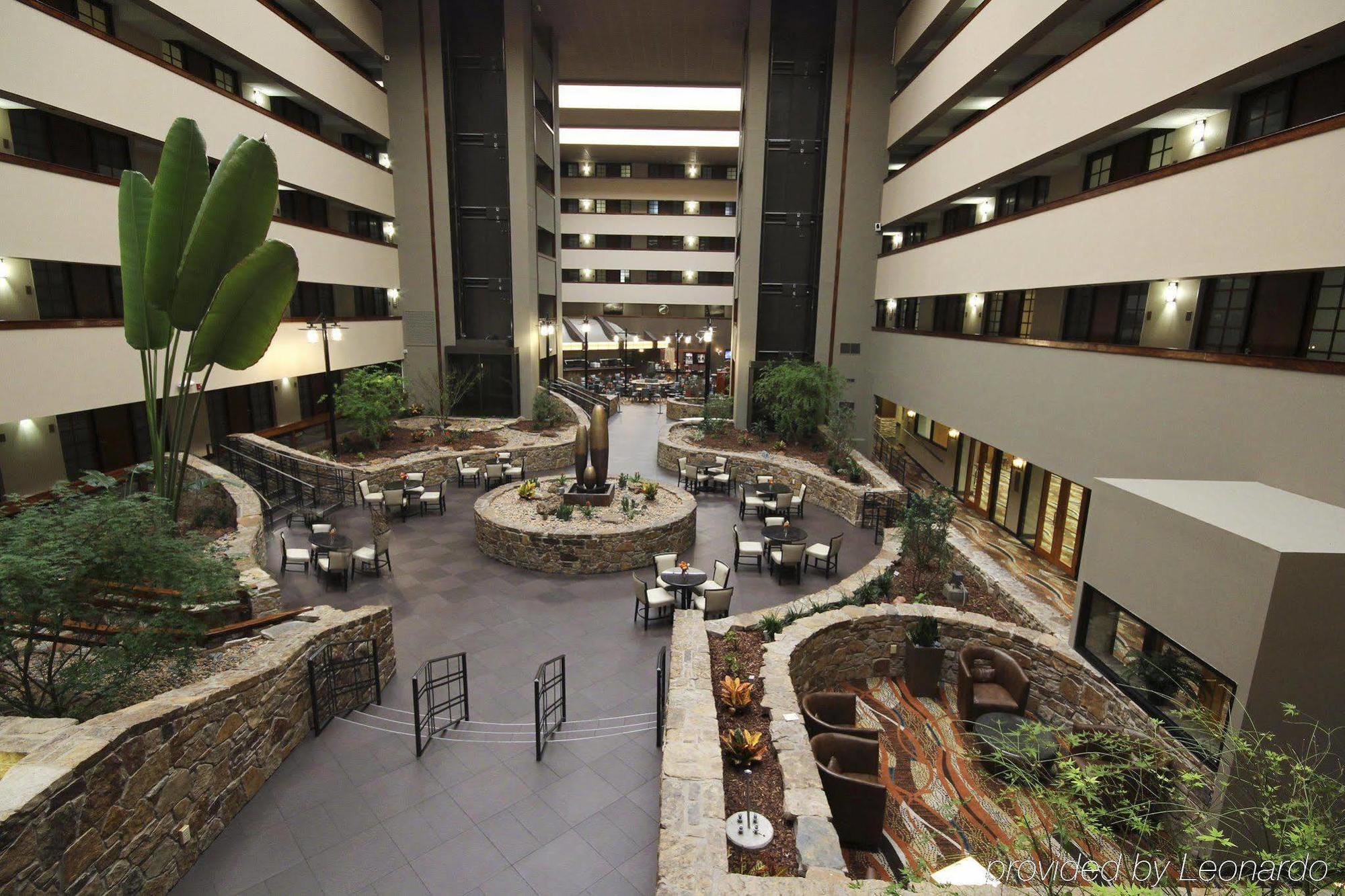 Embassy Suites By Hilton Oklahoma City Will Rogers Airport Exterior photo